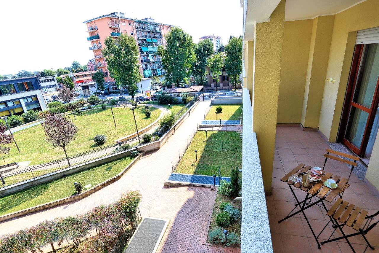 Hq Aparthotel Milano Inn - Smart Suites Cinisello Balsamo Bagian luar foto